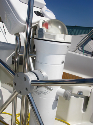 Beneteau_393_Swinging_Steering_Wheel1