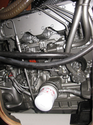 Beneteau_393_Yanmar_Engine Diesel 4JH4E right