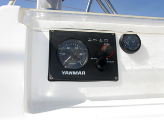 Beneteau_393_Yanmar_Engine_Panel