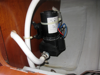 Beneteau_393_Fridge Cooling Pump 