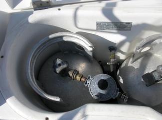 Beneteau_393_Propane Tanks